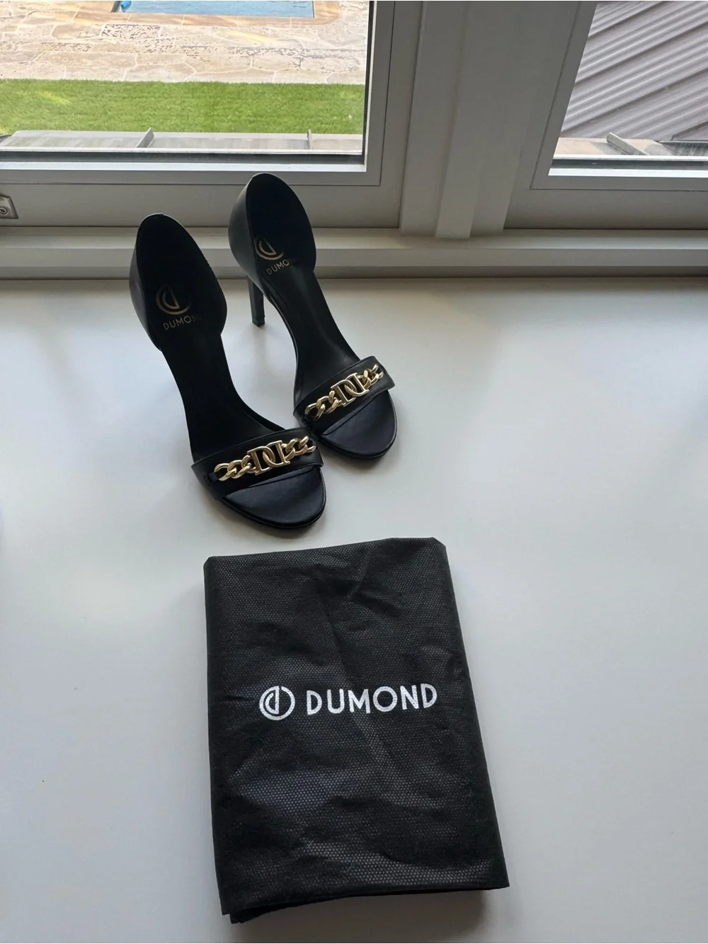 Brand New Black Brazilian Brand Leather High Heel Sandals Sz US 5.5 see details.